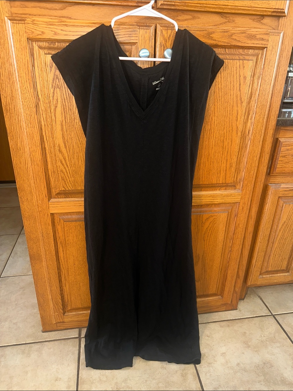 Universal Thread Black V-Neck Cap Sleeve Maxi Dress